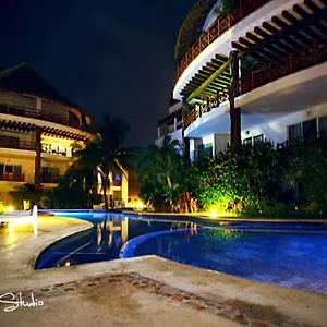 Apartamento Quadra Deluxe Mamitas Zone! By Yeah, Playa del Carmen